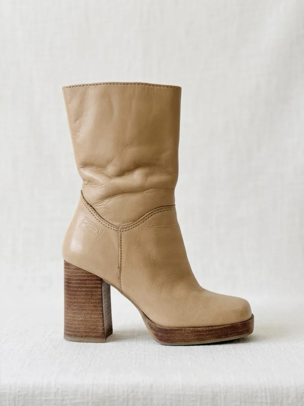 CANDIE'S Vintage 90s Y2K Tan Leather Platform Square Toe Stacked Boot